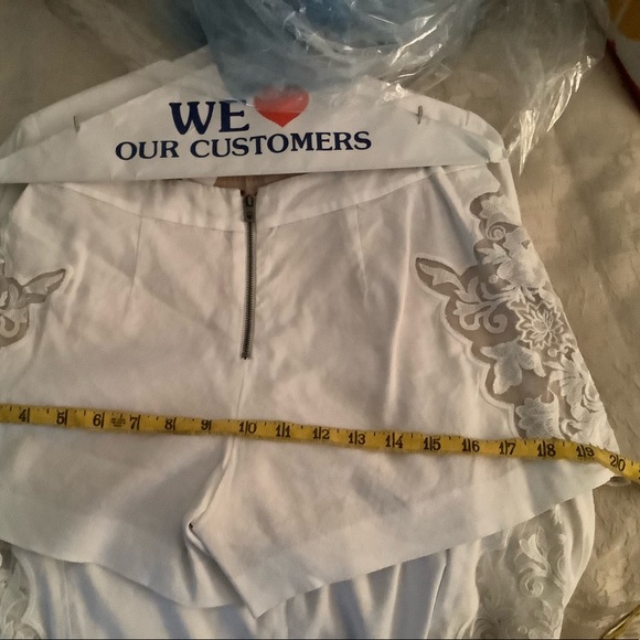 Alice and Olivia Blazer and Short Set - Picture 13 of 13